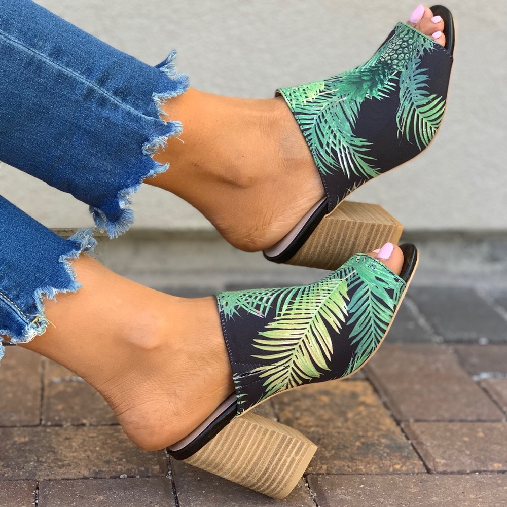 Paisley Print Open Toe Block Heel Mule - Picture 4 of 8